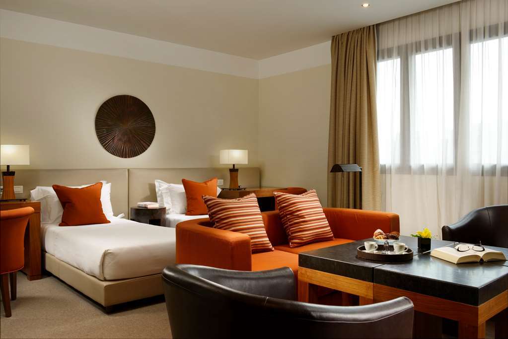Milan Suite Hotel Δωμάτιο φωτογραφία